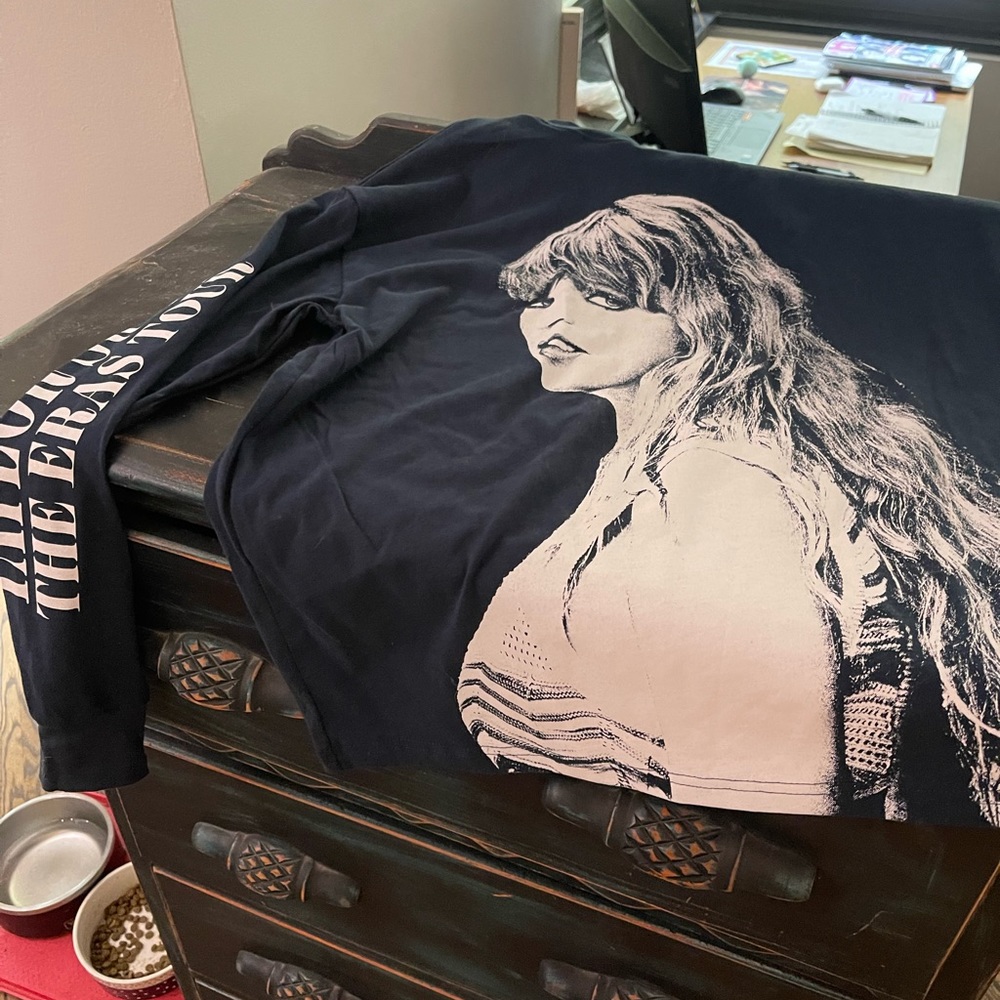 Brand new! Taylor Swift The Eras Tour Long Sleeve Tee Size M never worn!